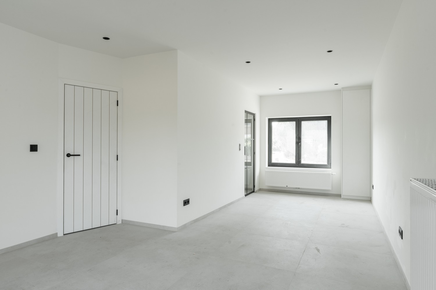 Ruime halfopen woning met 4 slaapkamers, ideaal gelegen aan de Steenweg op Kleine Brogel in Kaulille! - foto 4