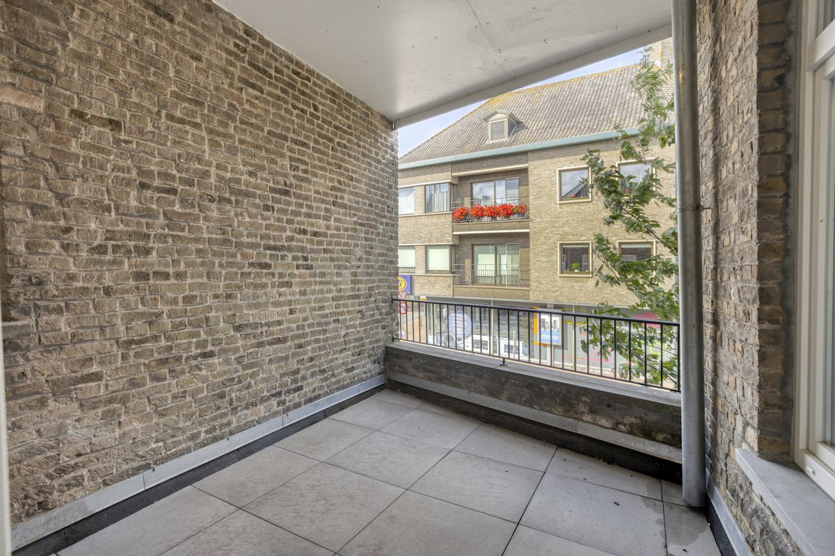Gerenoveerd 1-slaapkamerappartement in centrum Veurne. - foto 4