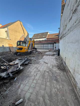 nog niet vergunde Projectgrond te koop met mogelijkheid tot 6 appartementen vooraan in combinatie met 9 parkeerplaatsen en 1 duplex...