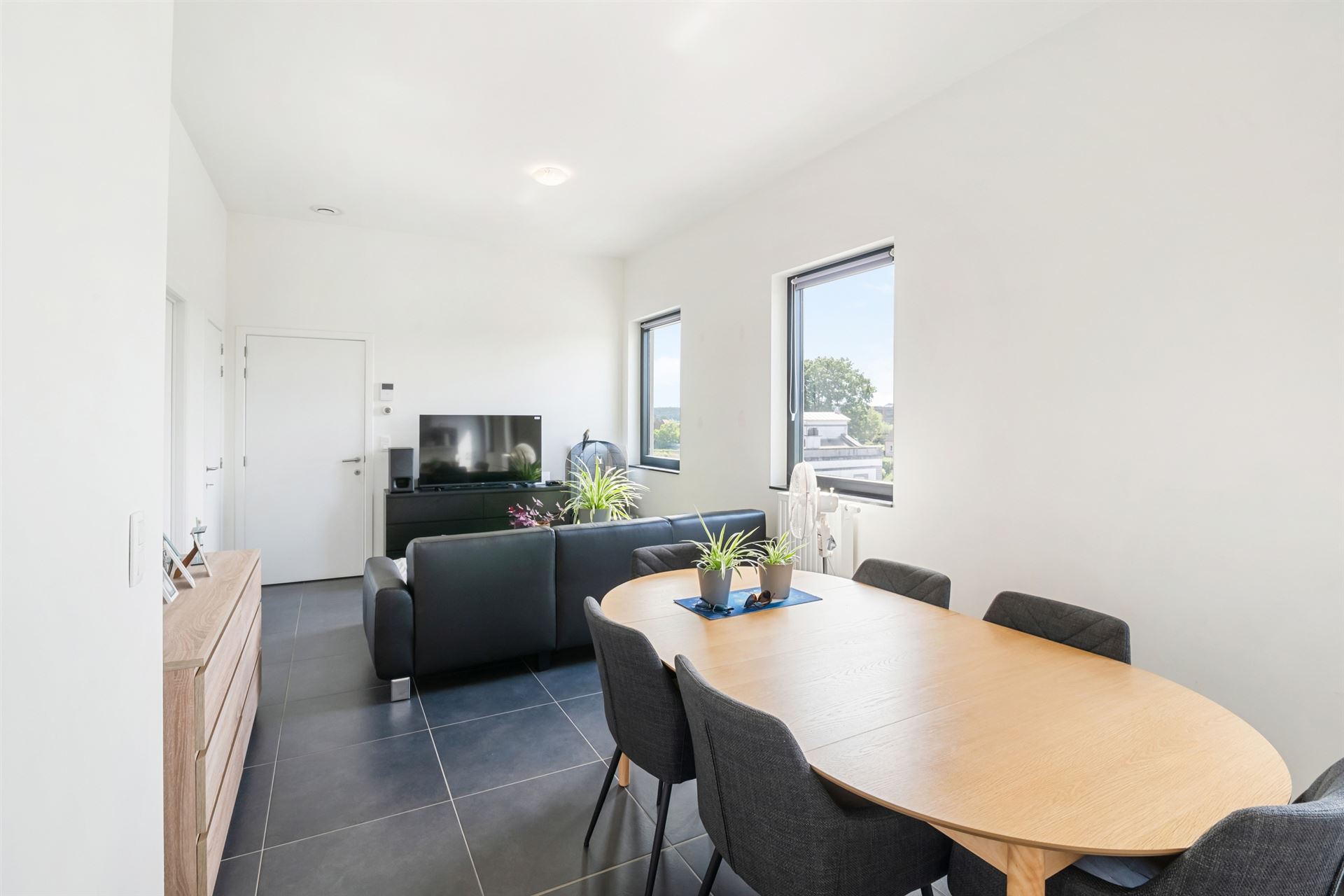 Recent appartement met 2 slaapkamers en terras! - foto 4