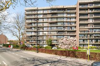 Ruim en lichtrijk appartement met 3 slaapkamers, balkon, garage en kelder, centraal gelegen aan het station!Dit appartement combineert comfort,...