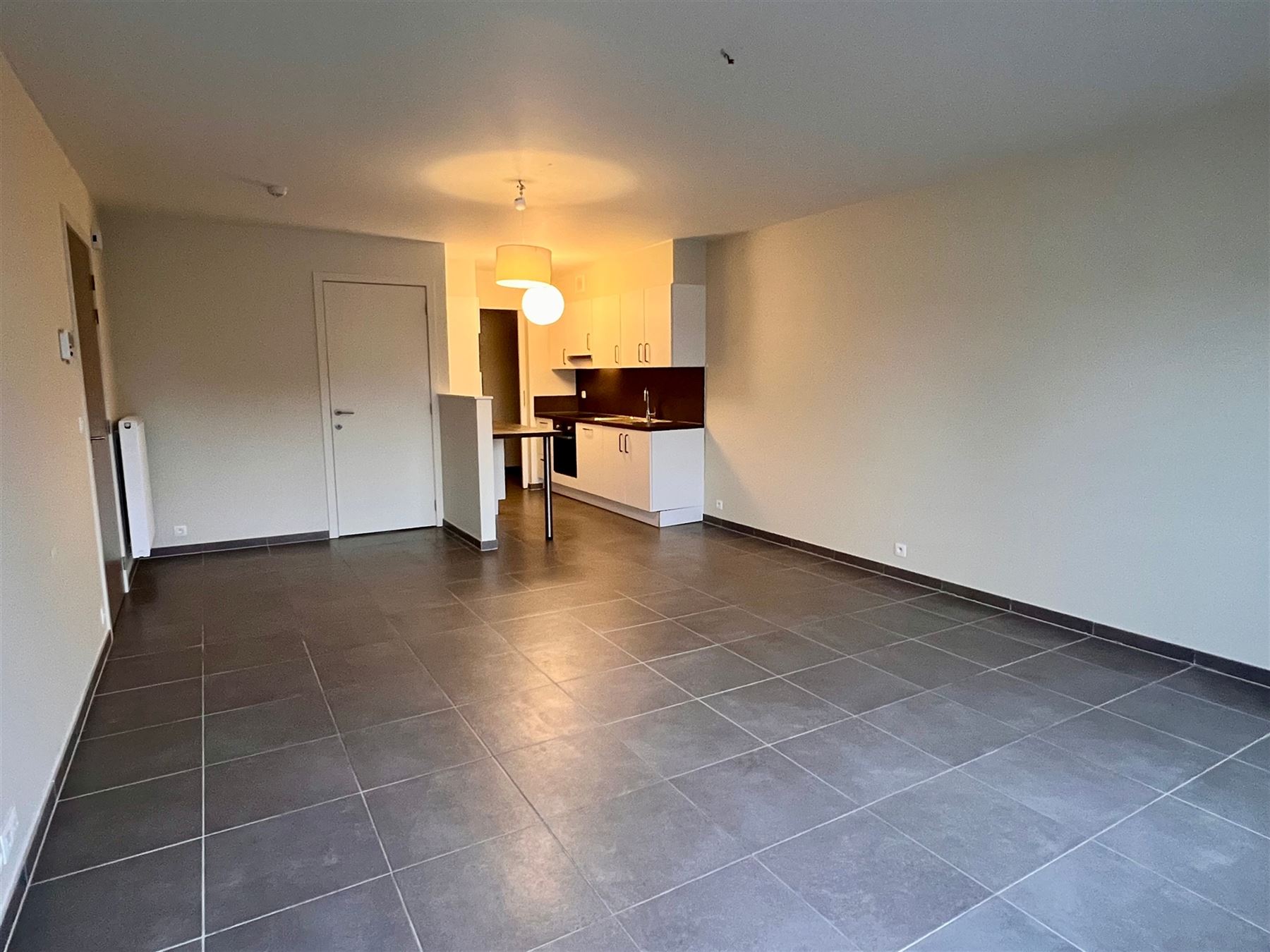 Appartement résidentiel nouvellement construit avec terrasse ensoleillée - photo 2