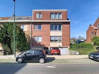 Spacieux appartement de 3 chambres avec garage, idéalement situé près du centre de ZaventemVous recherchez un appartement lumineux dans un...