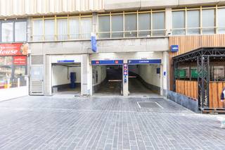 <ul>
	<li>Parkeerplaats in het Europacentrum in hartje Oostende.</li>
	<li>5e verdiep - plaats 830</li>
	<li>€130 / maand + BTW</li>
	<li>Beschikbaar vanaf 31/12/2025</li>
</ul>