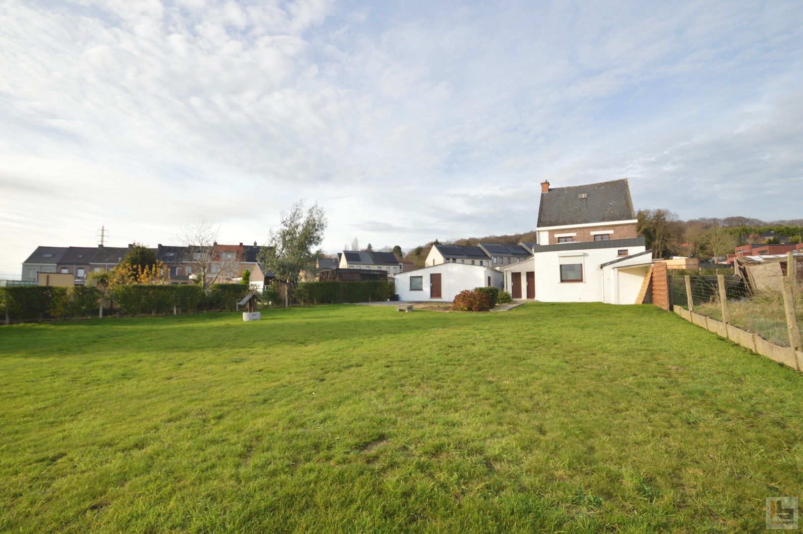 Zeer goed onderhouden woning met tuin en fraai vergezicht. - photo 4