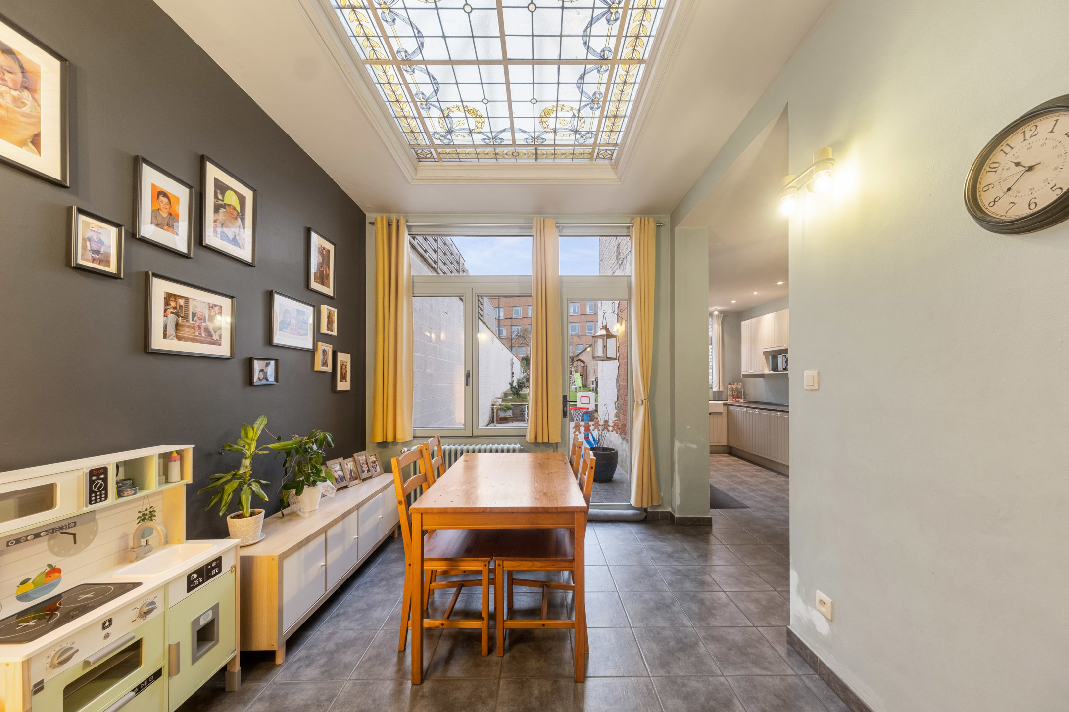 Grote woning met 4 slaapkamers in het centrum van Doornik - foto 4