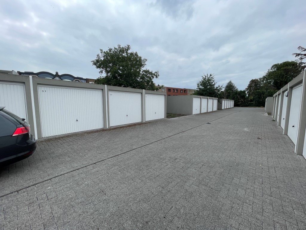 RECENTE garagebox in verzorgd complex, vlotte bereikbaarheid - foto 3