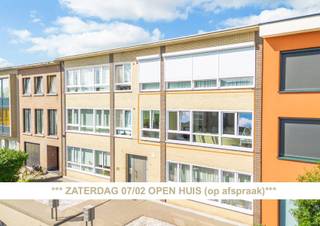 ***SATURDAY 07/02 OPEN HOUSE BY APPOINTMENT ONLY***<br />Pleasant second floor apartment with balcony in the center of Turnhout<br /><br />Located in a quiet street, yet within walking distance of the center of Turnhout, this bright apartment on the second floor is an ideal home for those who appreciate comfort, tranquility and a central location.<br /><br />Upon entering, you will find a spacious and separate entrance hall providing access to the various rooms. The cozy and bright living room connects to the kitchen, which is equipped with the necessary appliances and connections.<br /><br />The apartment has two bedrooms: a spacious master bedroom and a second room that is ideal as a guest room, office or nursery.<br /><br />The bathroom is equipped with a bathtub, toilet and also offers connection for a washing machine - everything you need, conveniently together.<br /><br />As an added bonus, this apartment has a private balcony as well as access to an enclosed, green communal garden: an oasis of peace in the middle of the city.<br /><br />Additional assets:<br /><br />Quiet but central location in Turnhout<br /><br />Shared enclosed garden<br /><br />Private balcony with a view of the greenery<br /><br />Practical storage room included<br /><br />Ideal for own occupation or as investment<br /><br />The apartment on the ground floor is also for sale - interesting opportunity for investors!<br /><br />An apartment with great potential, both for starters, couples and investors.