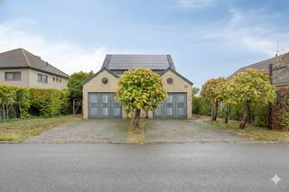 Ready to move in, detached house on a 747m² plot, with landscaped garden with swimming pool, garden house and covered terrace. The house enjoys...