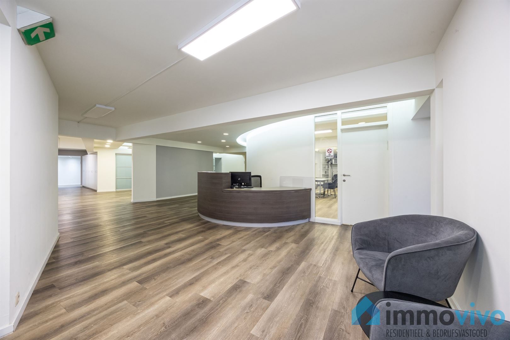 Plateau kantoren van 476 m², deels verhuurd op interessante locatie - foto 1