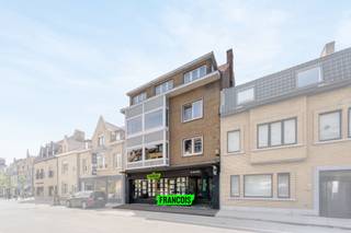 Op zoek naar een geweldige, interessante investering? Dan is deze vergunde opbrengsteneigendom (met lift) hetgeen wat u zoekt! Op enkele meters van...