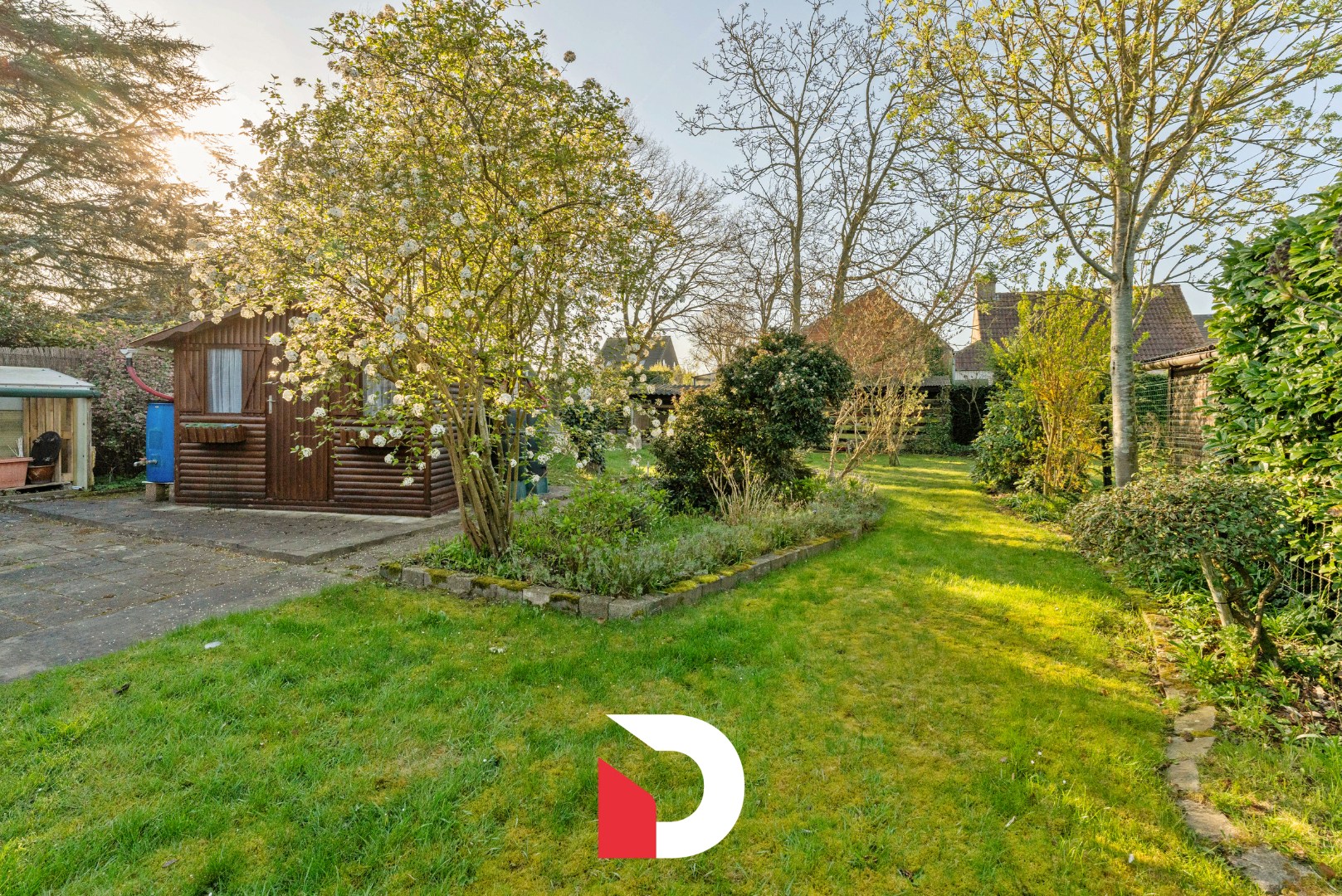 Veelzijdige halfopen woning + atelier op een ruim perceel in een residentiële buurt. - foto 4