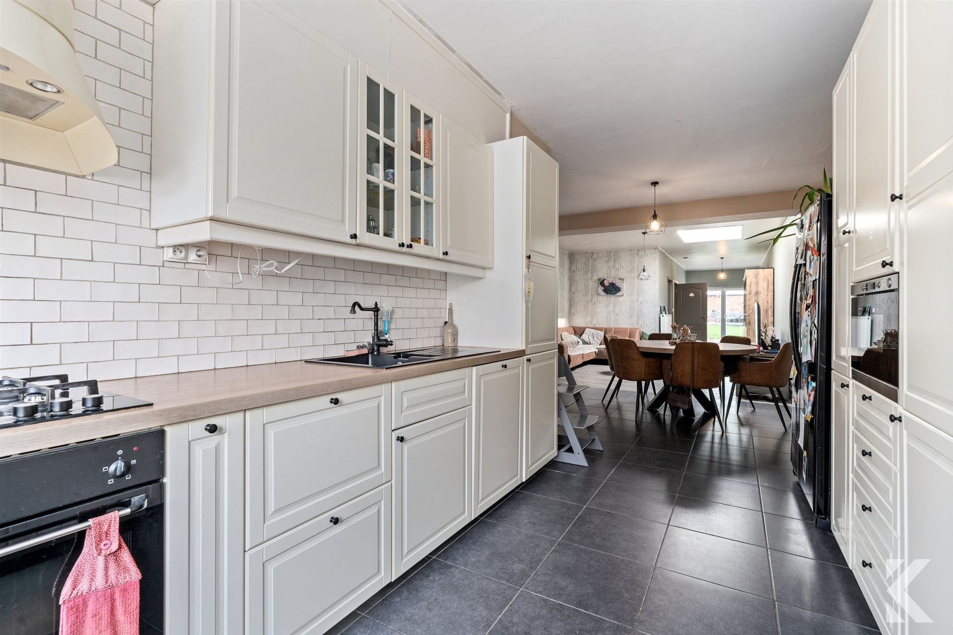 Instapklare gezinswoning met 3 slpkm, grote tuin/terrassen - foto 4