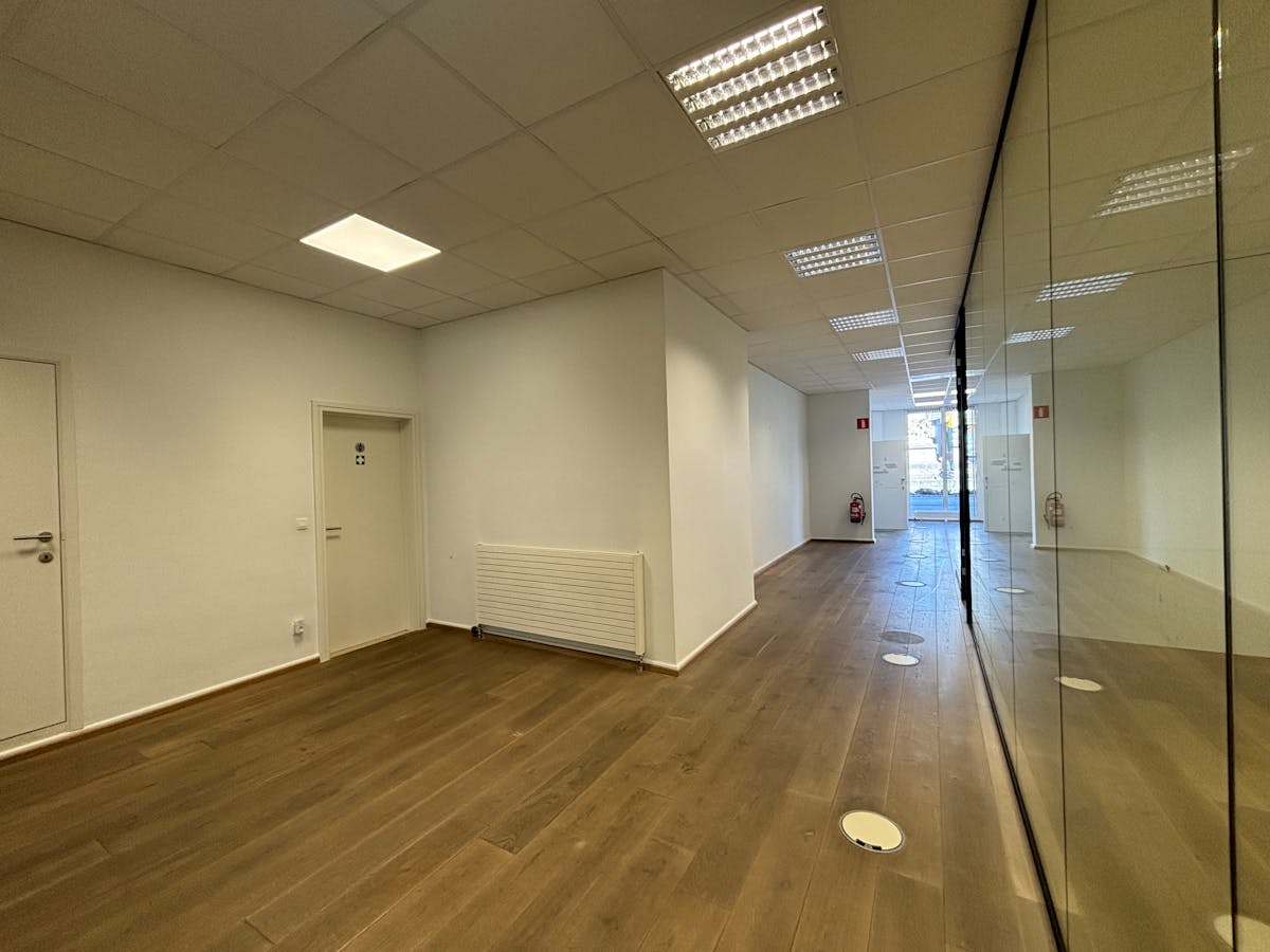 Kantoorruimte 320 m² mét parking aan kleine ring Hasselt - foto 4