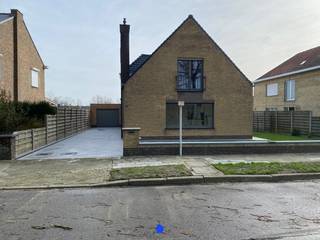 Comfortabele & volledig vernieuwde woning met garage & tuin! Gelegen in een rustige wijk in Sint-Pieters, net buiten het historische centrum...