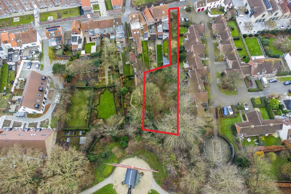 Newly built 3-bedroom house along the Peterseliestraat in Bruges - photo 1