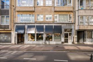 Op een absolute topligging aan de Belgiëlei bevindt zich dit ruim handelspand met een totale oppervlakte van ca. 250 m². Dankzij de brede gevel...