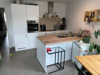 <strong>Appartement récent au rez-de-chaussée avec une grande terrasse et deux emplacements de parking, idéalement situé au centre de Bertem.</strong><br />Rez-de-chaussée : Hall d’entrée, chambre spacieuse, salle de bains avec douche, WC et double vasque.<br />Living avec cuisine ouverte et accès vers la grande terrasse.<br />Niveau cave : Cave spacieuse.<br />Extérieur : 2 emplacements de parking.