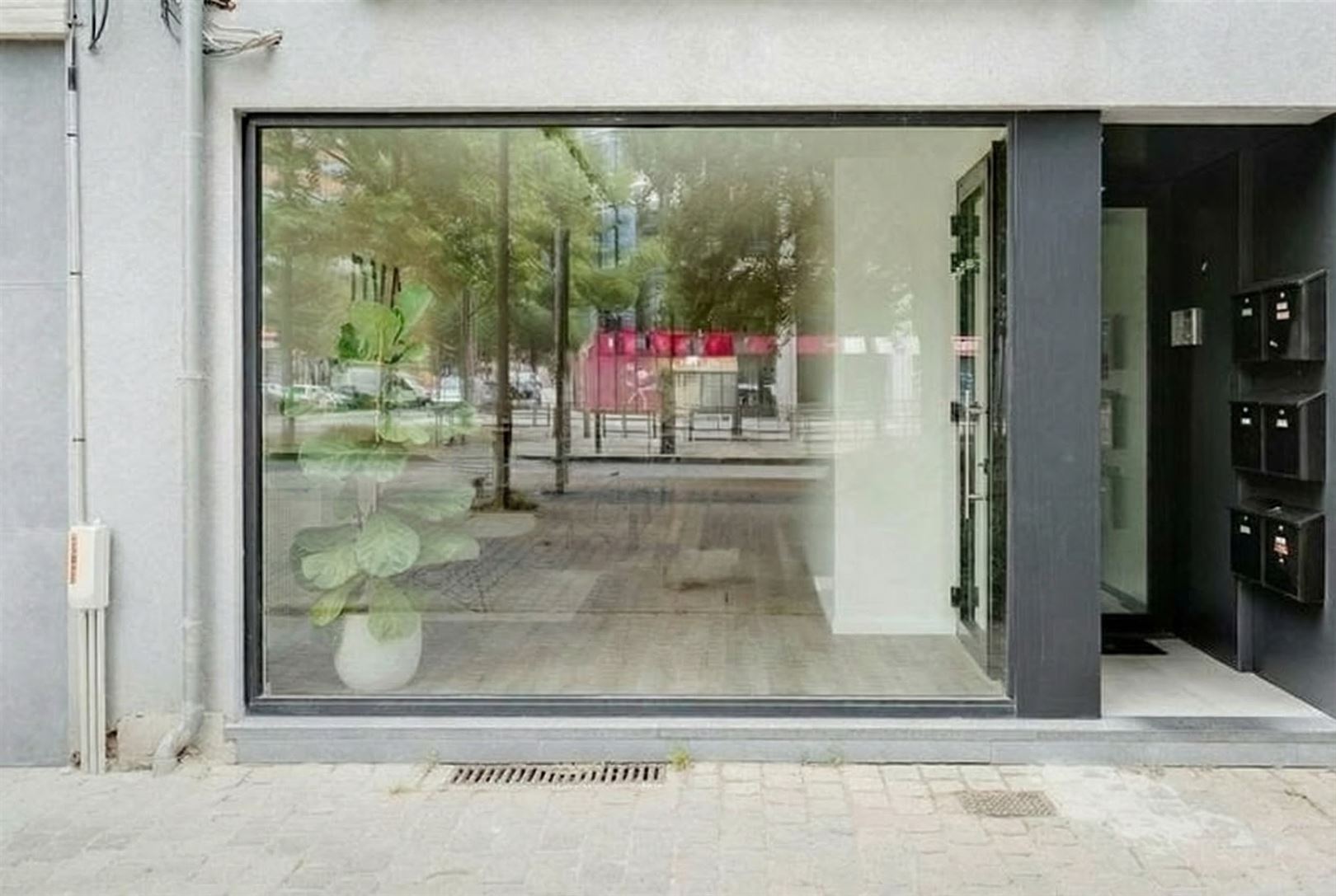 Commercial for sale in Antwerp - photo 1