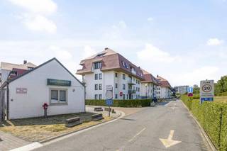 Easy to drive in and out of parking space for sale in the Green Garden residence, Westendelaan 100 in Middelkerke.<br /><br />Dimensions:<br />- width 2.60<br />- length 4.85<br /><br />The car park has a parking barrier.<br /><br />Interested in this well-located parking space in Middelkerke? Get in touch with our office today!<br /><br />Register of measures: no
