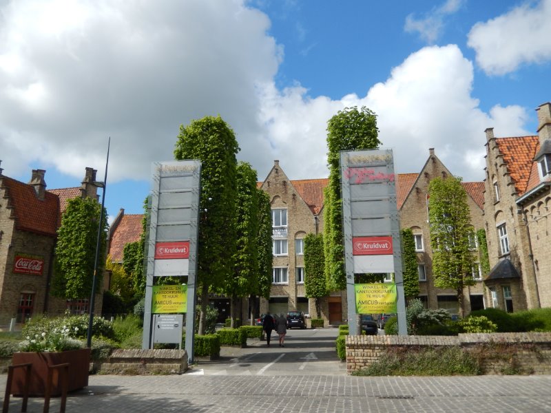 kantoor of winkel met parking in hartje Diksmuide - foto 4