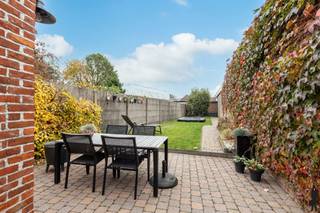 Instapklare stadswoning met 3 slaapkamers , diepe tuin en garage. Ideaal gelegen net buiten het stadscentrum en maar op wandelafstand van...