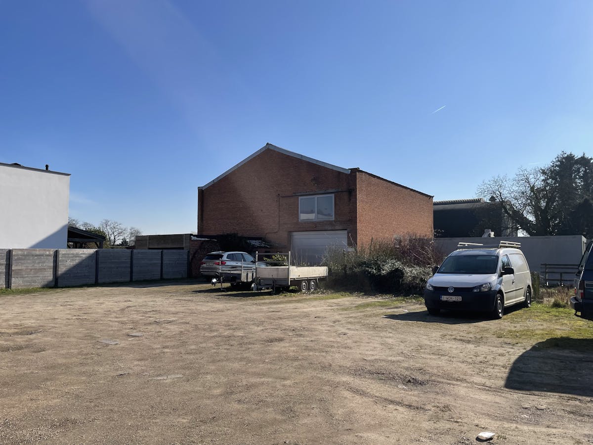 bouwgrond voor woningbouw met opslagplaats - foto 1