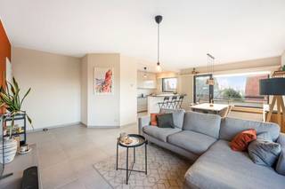 Op zoek naar een lichtrijk appartement met open zicht op groen? Dit aangename appartement op de tweede verdieping van een kleinschalig gebouw...