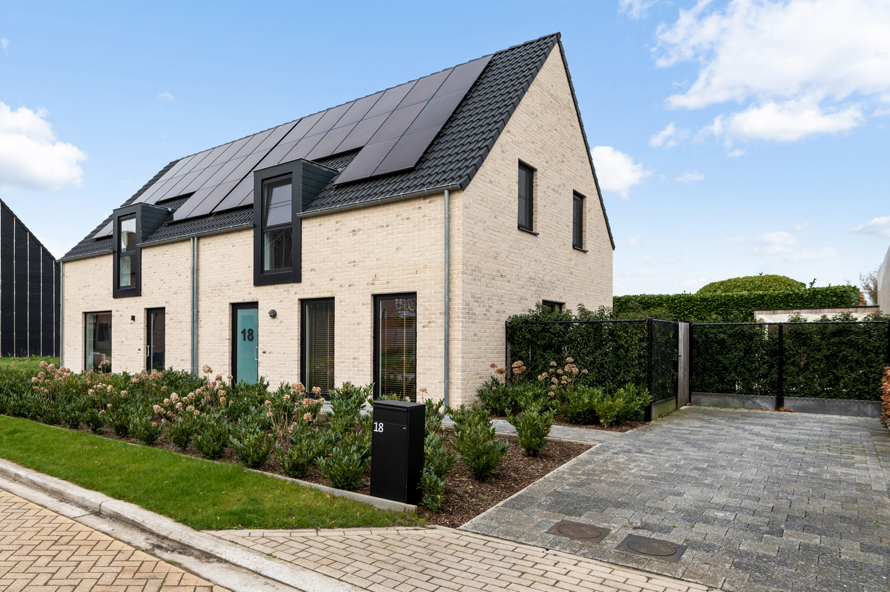 House for sale in Hoogstraten with 3 bedrooms - photo 2