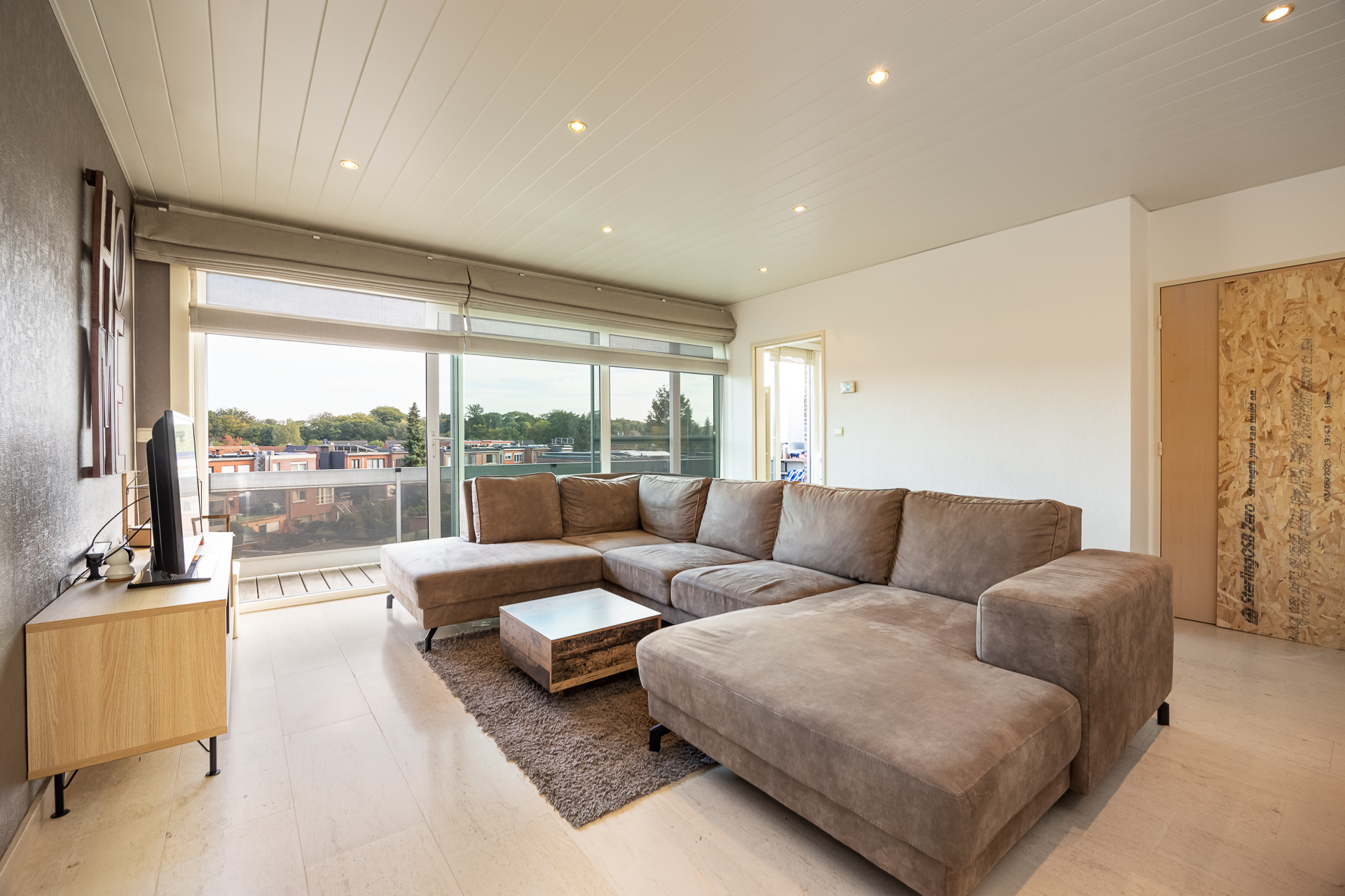 Lichtrijk appartement met drie slaapkamers in Hemiksem! - foto 3