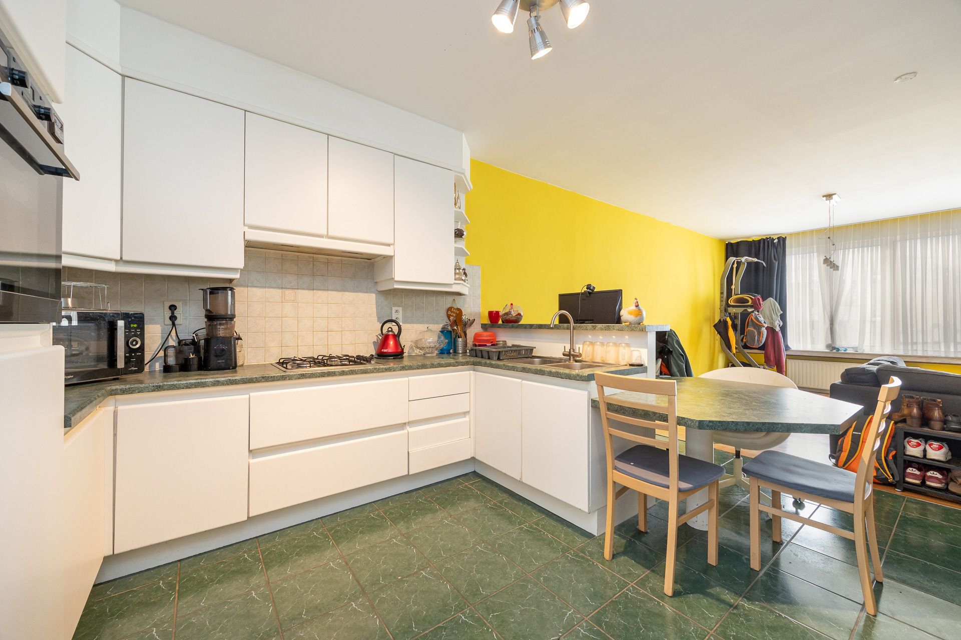 Twee slaapkamer appartement op gunstige locatie - foto 4