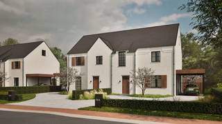 <p>In de Gestelstraat, ter hoogte van huisnummer 16/18, worden vier ruime en stijlvolle pastorijwoningen gerealiseerd. De woningen combineren een landelijke architectuur met hedendaags wooncomfort en een uitstekende energieprestatie. Ze zijn rustig gelegen met een prachtig open zicht op de achterliggende weilanden en het groen, terwijl de E313 en E314 vlot bereikbaar zijn.<br /><br /><strong><u>WONING 16A – LOT 4 | RUIME ENERGIEZUINIGE PASTORIJWONING</u></strong><br />Woning 16A heeft een bewoonbare oppervlakte van ca. <strong>187,5m²</strong> en staat op een ruim perceel. De woning wordt volledig afgewerkt, waarbij je de afwerking op verschillende punten nog zelf kunt kiezen. Bovendien zijn de tuinaanleg en carport inbegrepen en is er een vergunning voor een tuinberging, die optioneel kan worden voorzien.</p><p> </p><p><strong>*Gelijkvloers</strong><br />Via de inkomhal met vestiaire en apart toilet kom je in de ruime leef- en eetruimte. De aangrenzende leefkeuken beschikt over een praktische berging/wasplaats. Dankzij de grote raampartijen aan de achterzijde geniet je hier van bijzonder veel lichtinval en een mooi zicht op de tuin. De afwerking kan nog naar eigen smaak gekozen worden, waaronder de vloer, keuken, badkamer en binnendeuren.</p><p> </p><p><strong>*Verdieping</strong><br />Op de eerste verdieping bevinden zich twee ruime slaapkamers en een royale master bedroom met ruimte voor een dressing. Daarnaast is er een badkamer met bad en douche en een apart toilet. De slaapkamers worden voorzien van een laminaatvloer.</p><p> </p><p><strong>*Zolder</strong><br />De ruime zolder van ca. 40m² is bereikbaar via een betonnen trap en wordt gechapt. Deze ruimte kan, indien gewenst, volledig worden afgewerkt en biedt tal van mogelijkheden voor extra slaapkamers, een bureau, hobbyruimte of polyvalente ruimte.</p><p> </p><p>Vermelde prijs is exclusief btw en notariskosten. Een grote troef is het <strong>E-peil van 0 en energielabel A+</strong>. Dit wordt onder meer gerealiseerd dankzij zonnepanelen, een warmtepomp, vloerverwarming en een automatisch ventilatiesysteem type D. Vermelde prijs is exclusief btw en notariskosten.<br /><br />Interesse in een ruime, energiezuinige nieuwbouwwoning met een landelijke uitstraling en veel buitenruimte? Neem dan contact met ons op voor meer informatie of een afspraak: 011 39 90 50 - info@jansenrealestate.be. Wij ontzorgen je ook voor de verkoop van je huidige woning.</p>