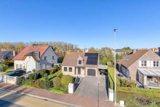 Ontdek deze charmante villa in een rustige, residentiële buurt, op wandelafstand van het strand van Duinbergen. Hier staan licht, rust en...