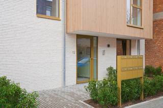 Dit gelijkvloers nieuwbouwappartement, recent opgeleverd binnen het BEN-project “Het Perron”, combineert comfortabel wonen met een uitstekende...