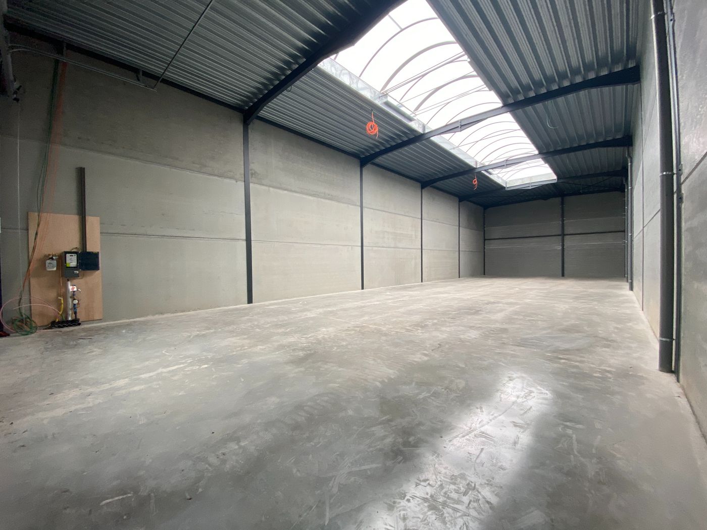 300 m²  KMO-unit te huur in Oostkamp - photo 4