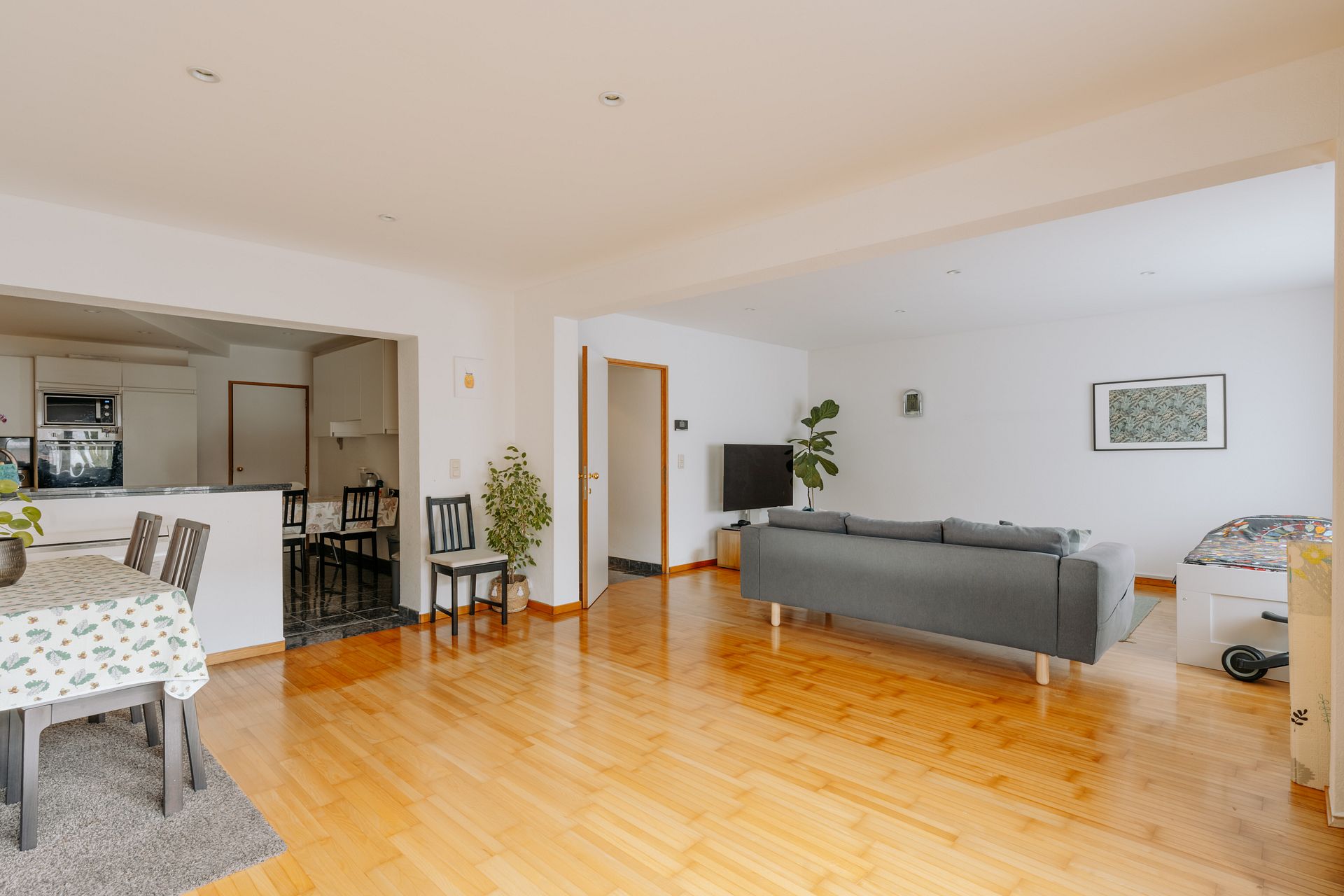 Zeer ruim 2-slaapkamerappartement in het centrum van Wilrijk - foto 4