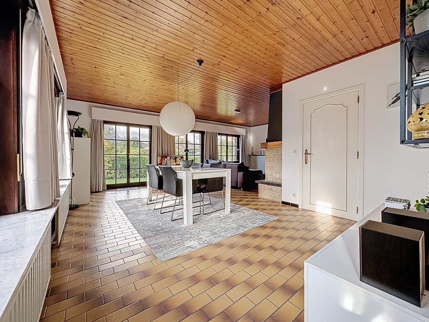 Mooie gelijkvloerse te renoveren villa in rustige, doodlopende straat in Gistel. - foto 1