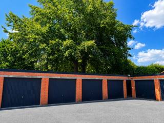 bovengrondse garage<br />gelegen in het volle centrum<br />huur betaalbaar per kwartaal