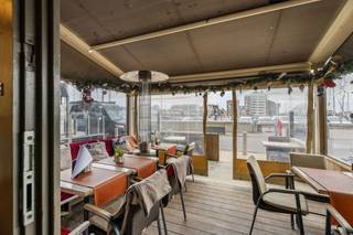 Zuidgericht handelsgelijkvloers met talrijke mogelijkheden en dit op een toplocatie aan de jachthaven van Blankenberge.Dit pand is bijzonder geschikt...