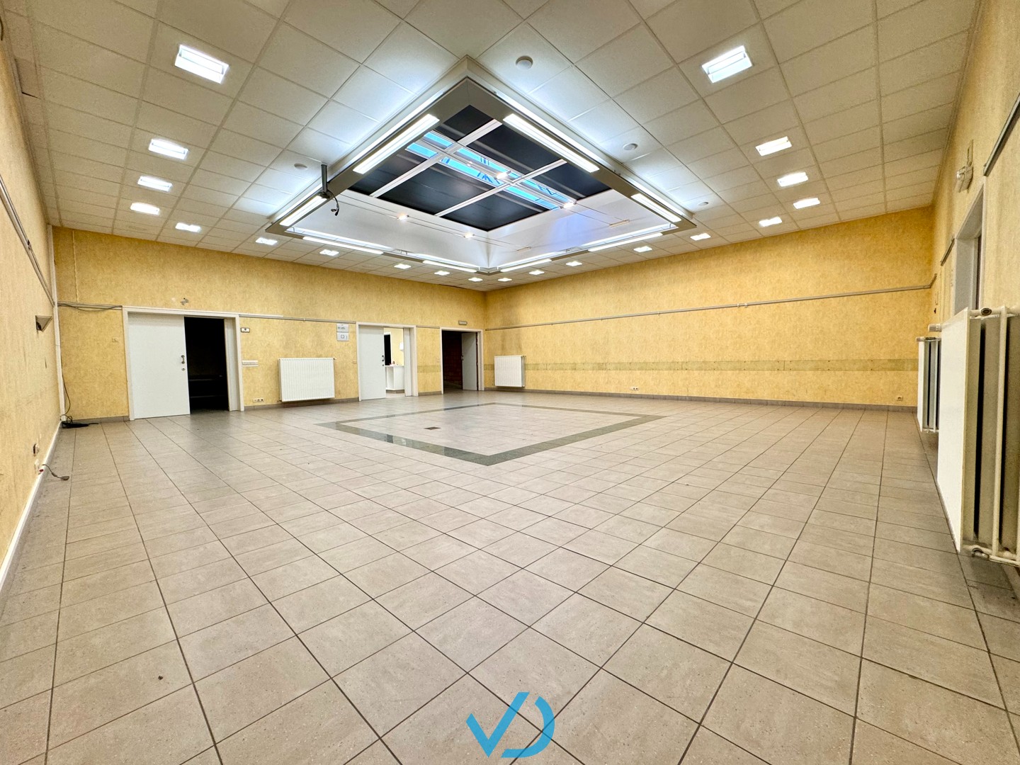 Uiterst ruime woning met 5 slaapkamers in het centrum van Ieper! - foto 3