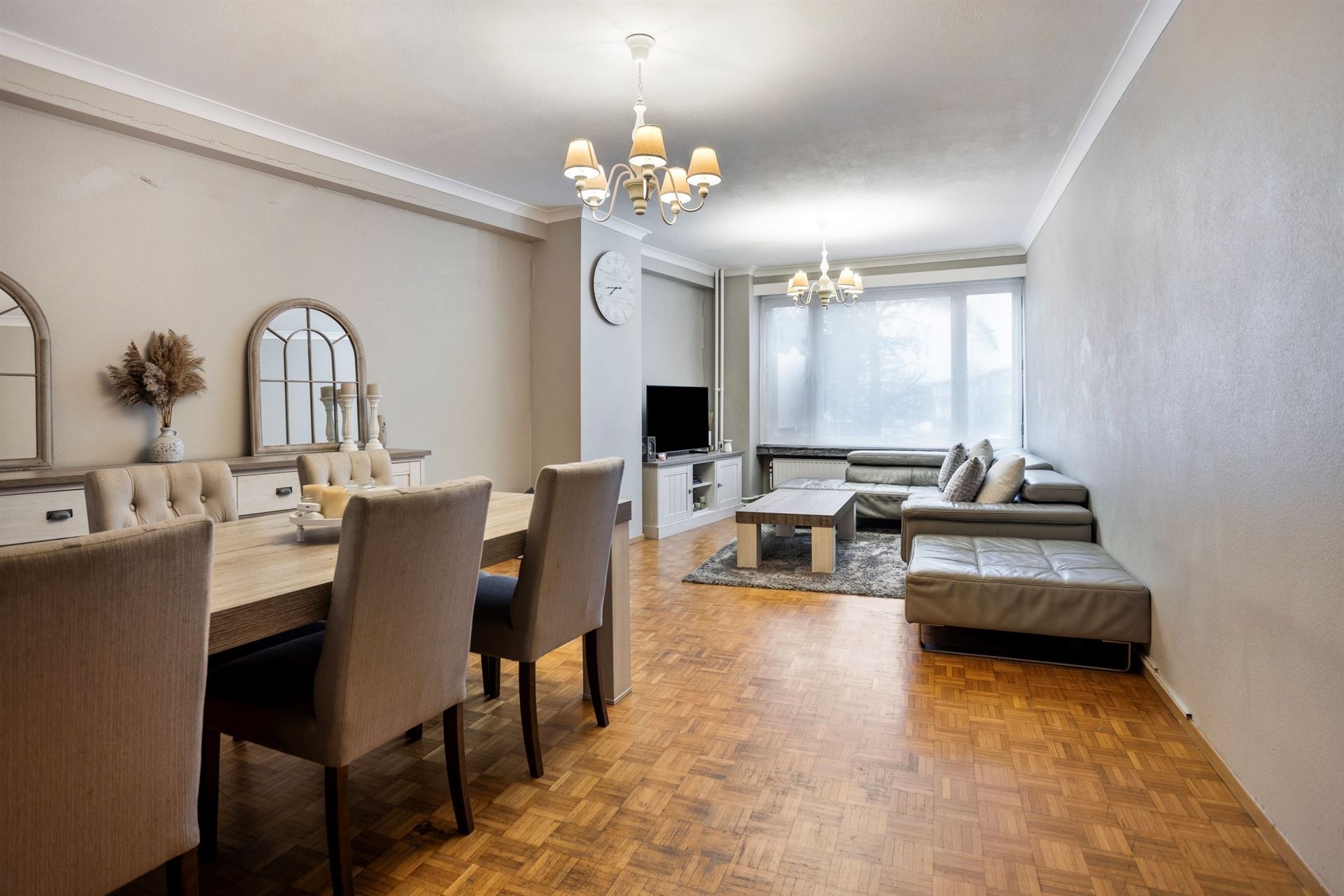 Centraal gelegen appartement met 2 slaapkamers - foto 2