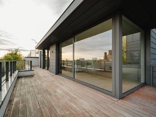 Dit penthouse, ideaal gelegen in de Europese wijk, biedt een bruto vloeroppervlakte van 241 m² (EPC) en beschikt over drie slaapkamers en...