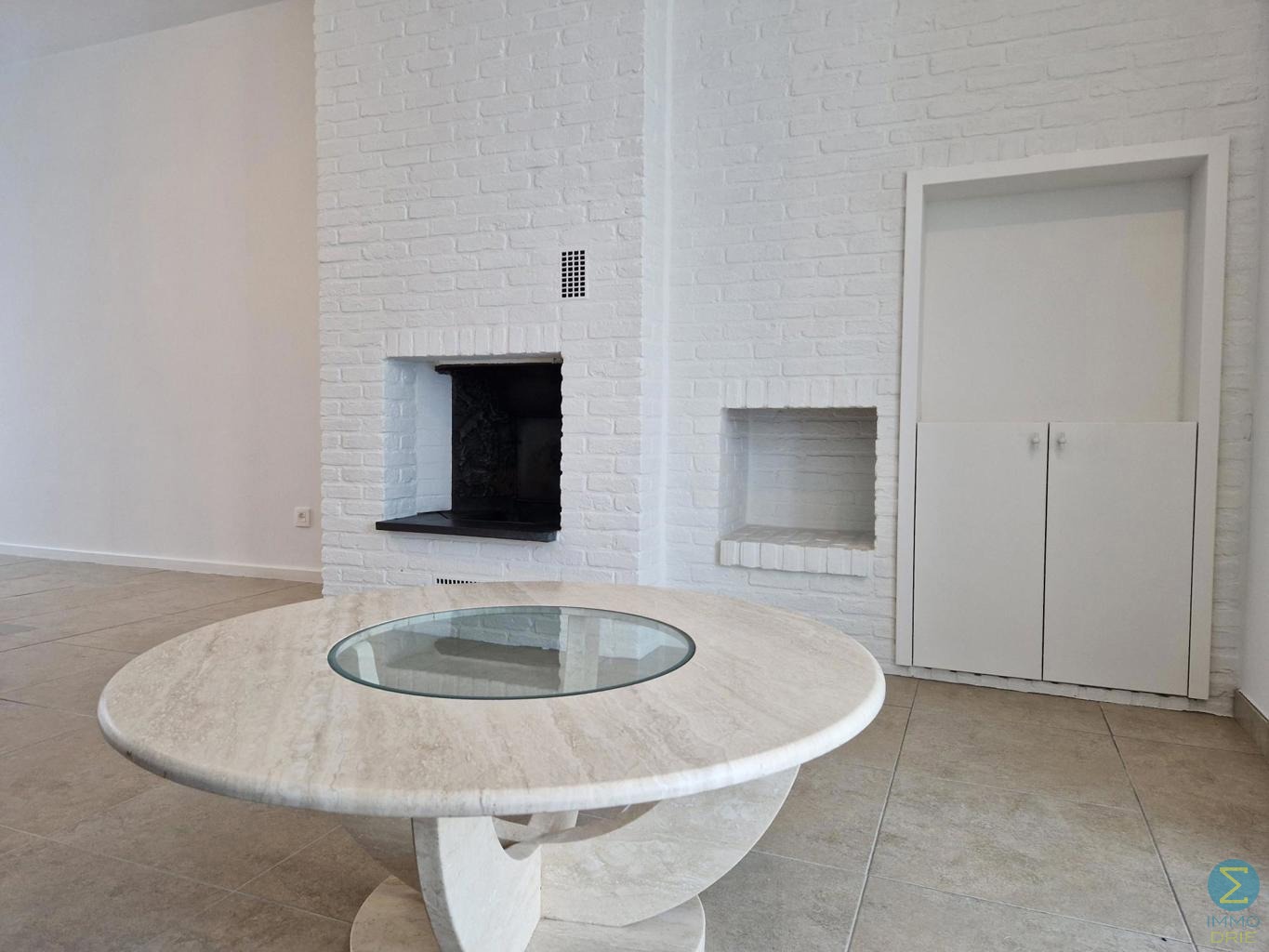 Woning met 3 slaapkamers en inpandige garage op 328m² - foto 4