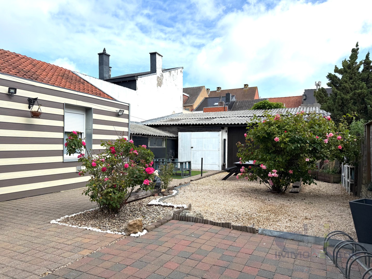 Halfopen woning met binnentuin en veel ruimte - foto 4