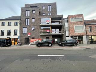 Bent u op zoek naar een nieuwbouwappartement met 2 slaapkamers te Wevelgem? Dan is dit voor u!Mogelijkheid om aan te kopen aan 6% BTW  * Indeling van...