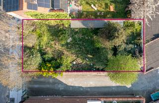 PROJECTGROND TE KOOP – VERGUNDE ONTWIKKELING VOOR 7 APPARTEMENTEN MET ONDERGRONDSE PARKINGOp een strategische en rustige locatie bieden wij een...
