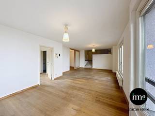 Immo Store presenteert dit AANGENAME APPARTEMENT op de EERSTE VERDIEPING, gelegen in een RUSTIGE OMGEVING, volledig WEG VAN DE STRAAT, binnen...