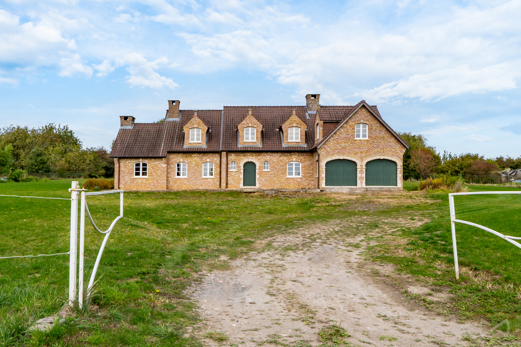 Huis te koop in Erquelinnes met 4 slaapkamers - foto 2