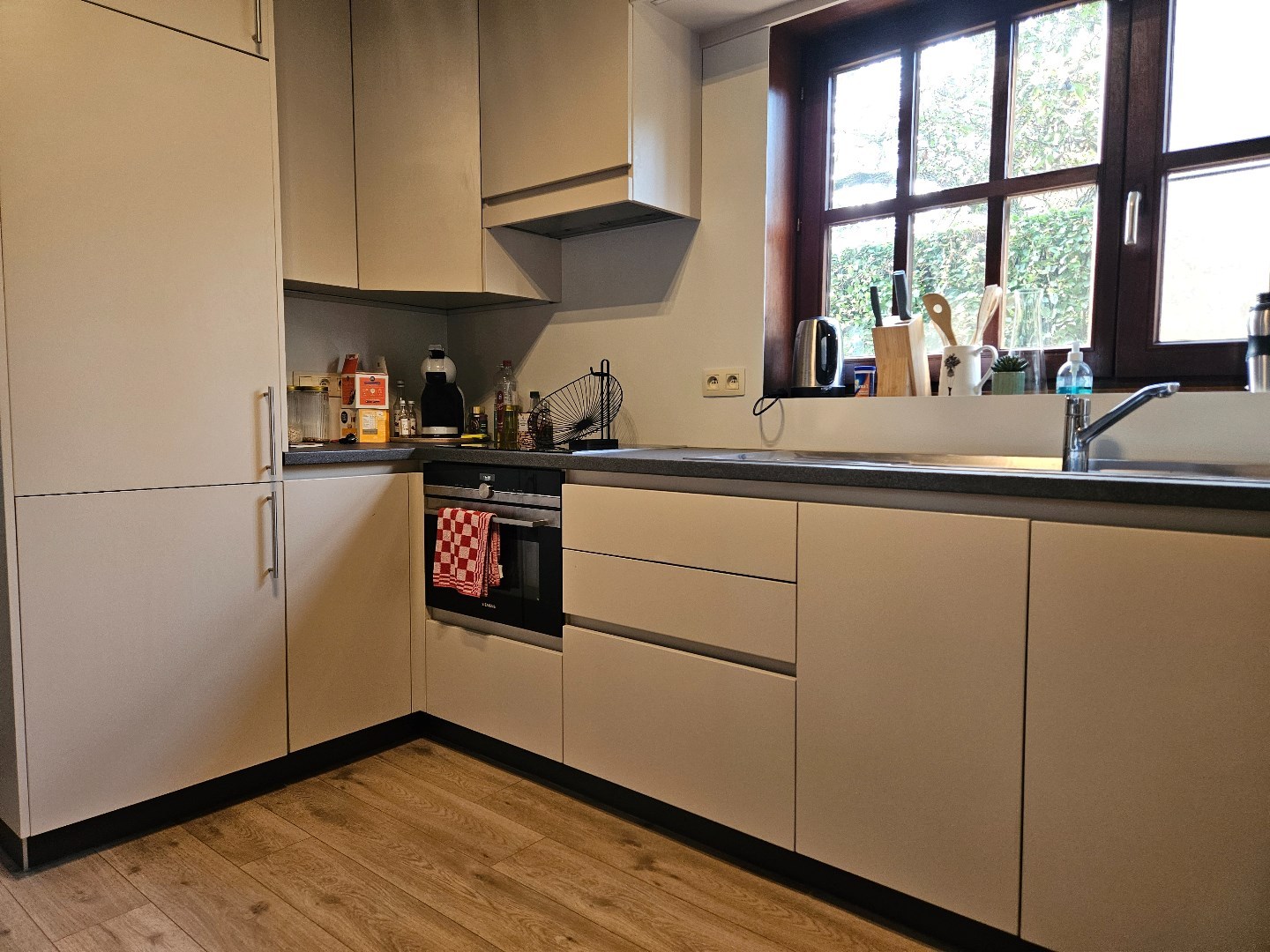 Halfopen bebouwing met 3 slaapkamers in het centrum van Mol! - foto 4