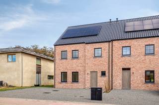 Instapklare BEN-woning (nieuwbouw - HOB) met 4 slaapkamers, ruimte voor dressing, bureau, tuin en terras op een perceel van 08a 23ca in...